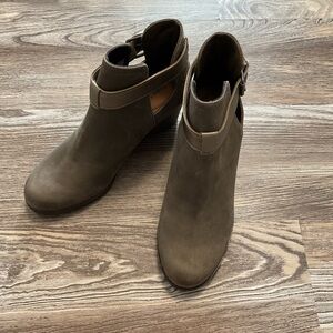 Cobb Hill by Rockport Taupe Suede Lucinda Open Bootie 9 NWOT